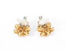 Charger l&#39;image dans la galerie, Paire de boucles d&#39;oreilles or jaune saphirs et diamants
