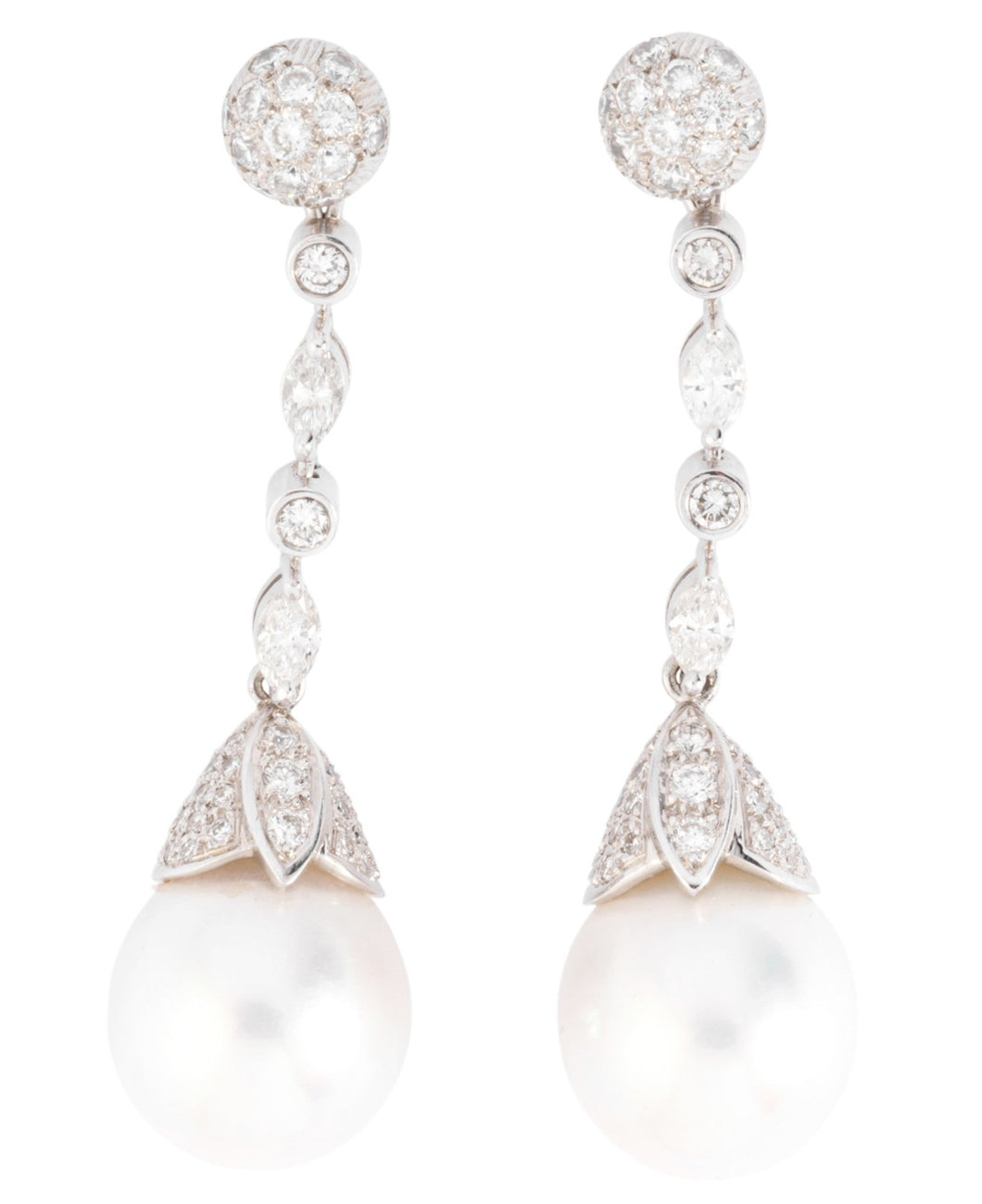 Paire de boucles d'oreilles en Perles Akoya et diamants