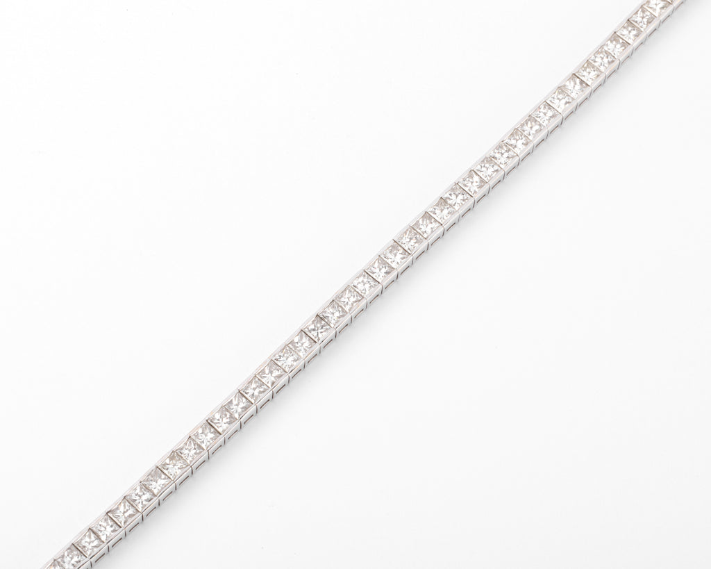 Bracelet ligne en diamant taille princesse sur or gris