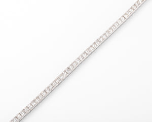 Bracelet ligne en diamant taille princesse sur or gris